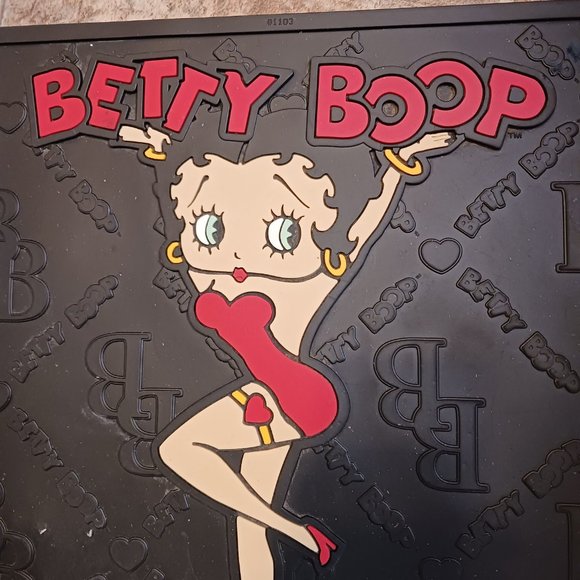 Betty Boop Small Rubber Floor Mat - Picture 3 of 3